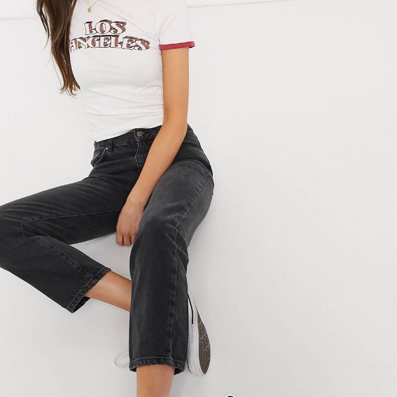 Pull&Bear regular mom jeans in black. Size US 0. - Picture 4 of 10